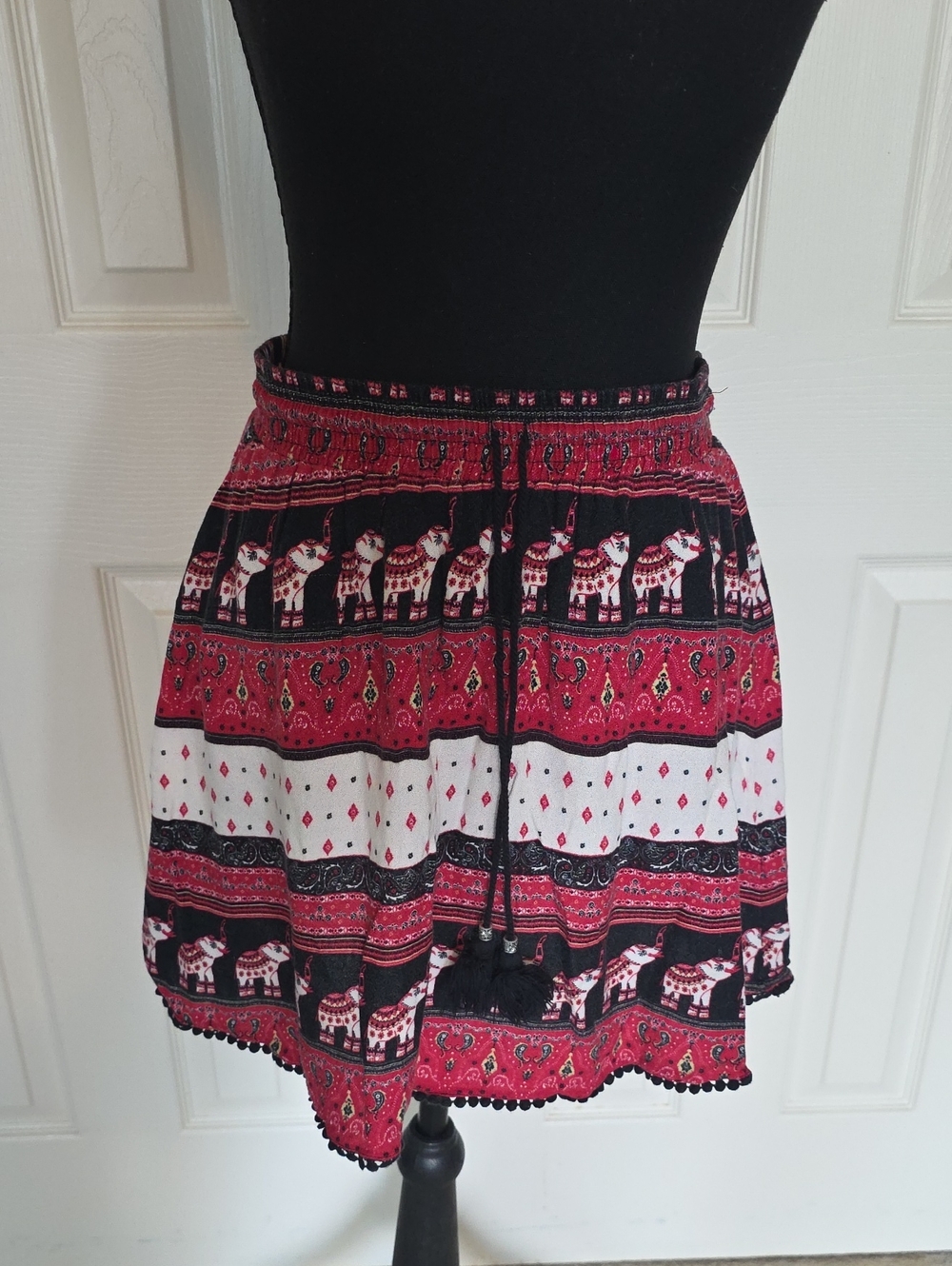 H&M Black, Red & White Elephant Print Mini Skirt